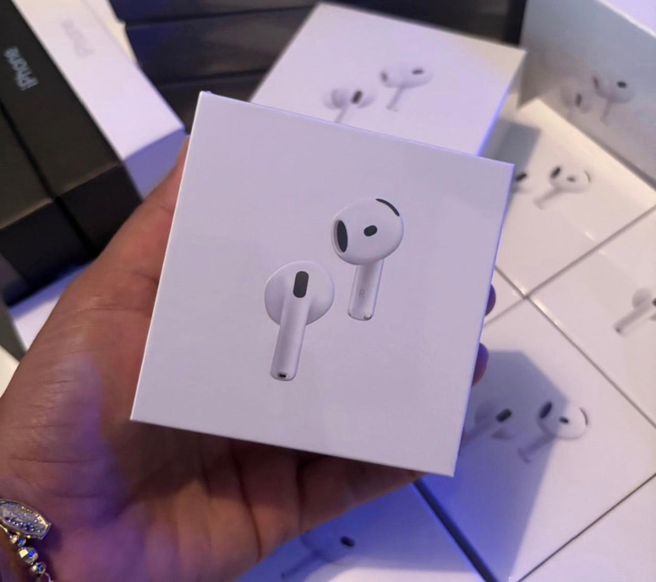 Apple AirPods 4 (ANC)